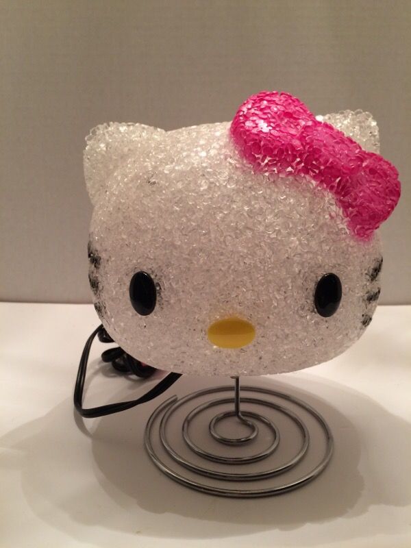 So adorable Hello kitty lamp