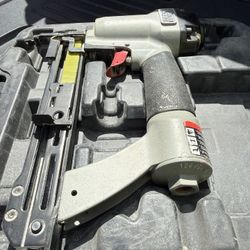 Porter cable 18 Gauge 1-1/2 Crown Staple Gun 