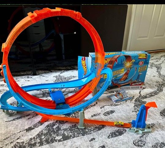 Hot wheels Massive Loop