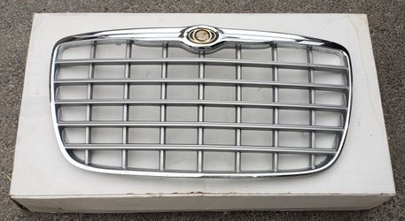 Chrysler 300 Grill