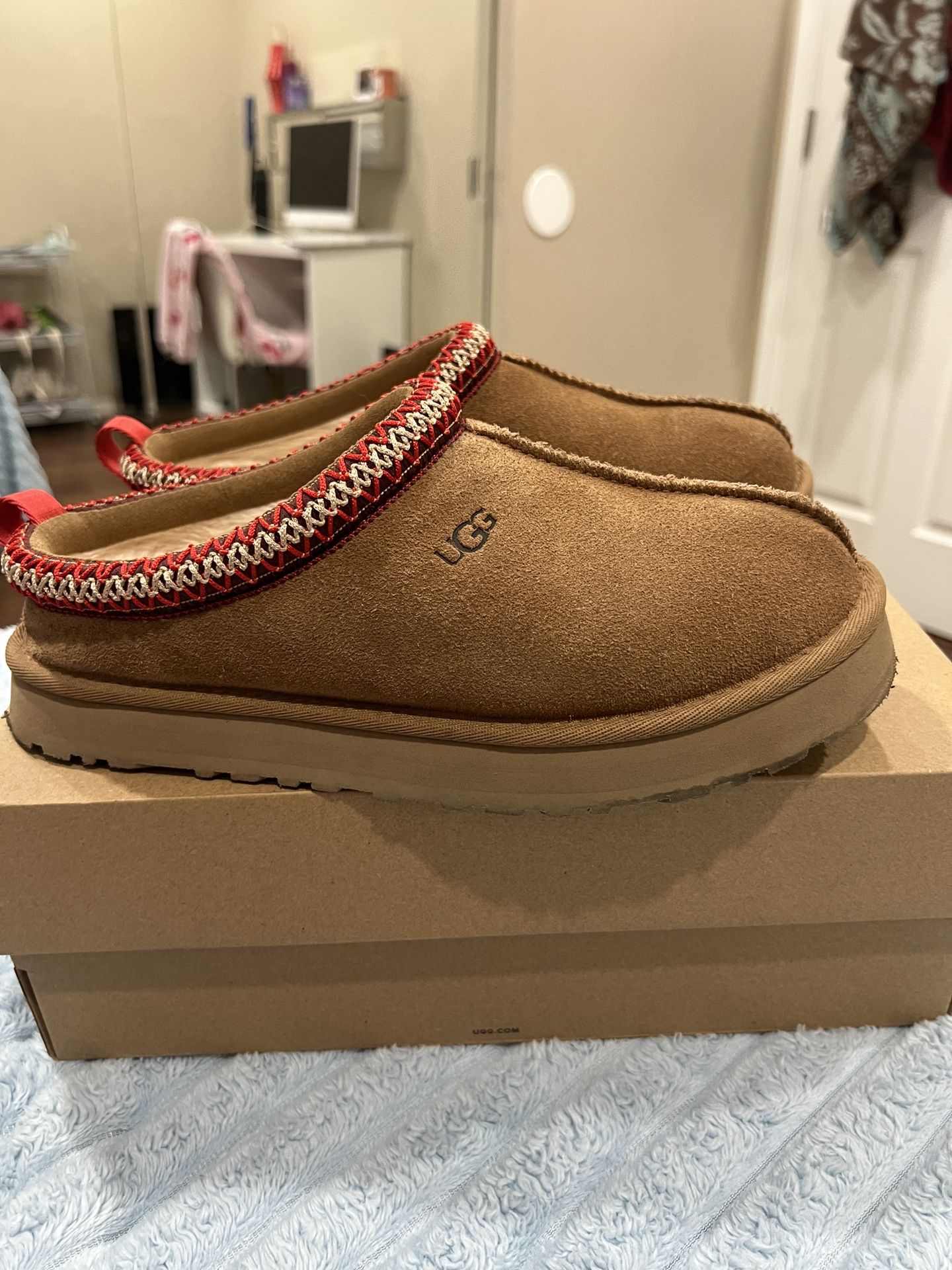 Uggs Tazzman, 6