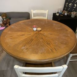 4 Seat Round Table 