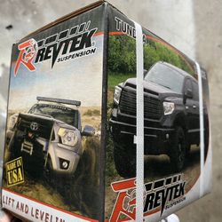 Toyota Revtek 1.5” Leveling Kit