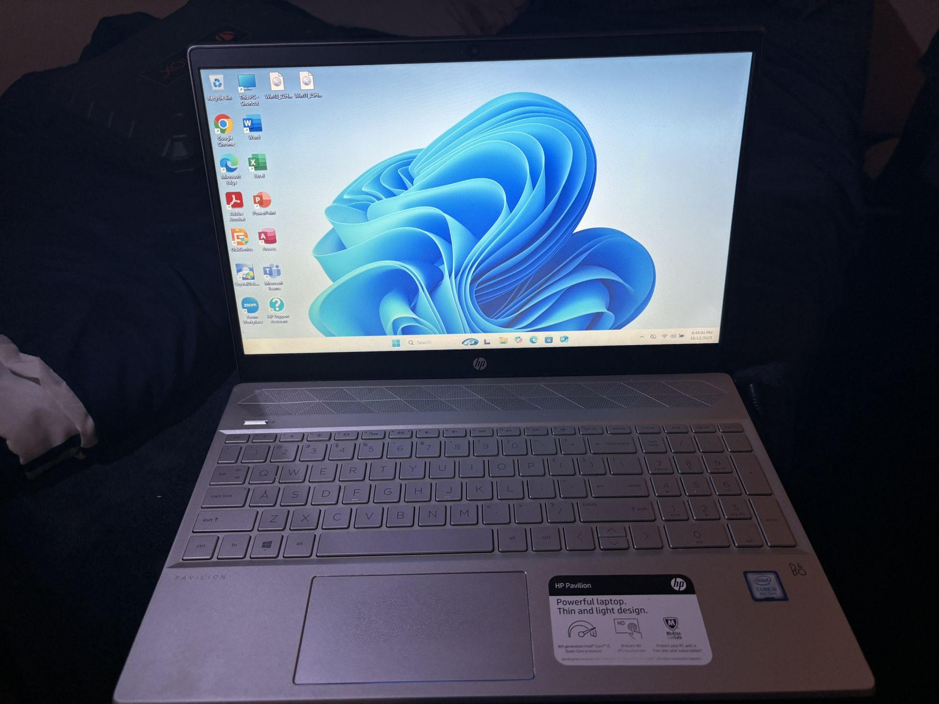 HP 15-cs0053cl i5 TOUCHSCREEN 1TBNVME + 2TB SSD 16GB RAM WINDOWS 11 PRO OFFICE 2024