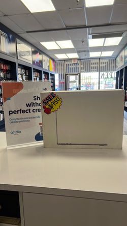 MacBook Air with Apple M3 Chip 8ram 256gb