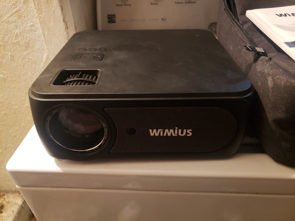 Wimius K8 Projector