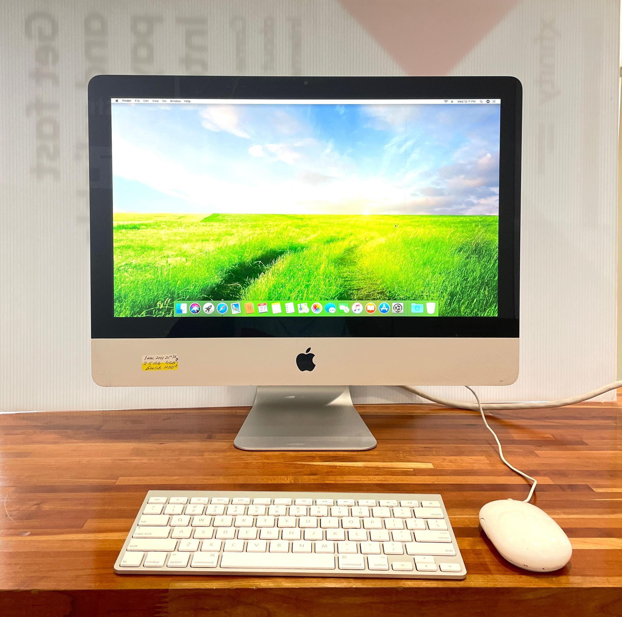 Apple iMac 21.5” 2011 2.5Ghz i5 4GB 500GB Functional High Sierra!!!!
