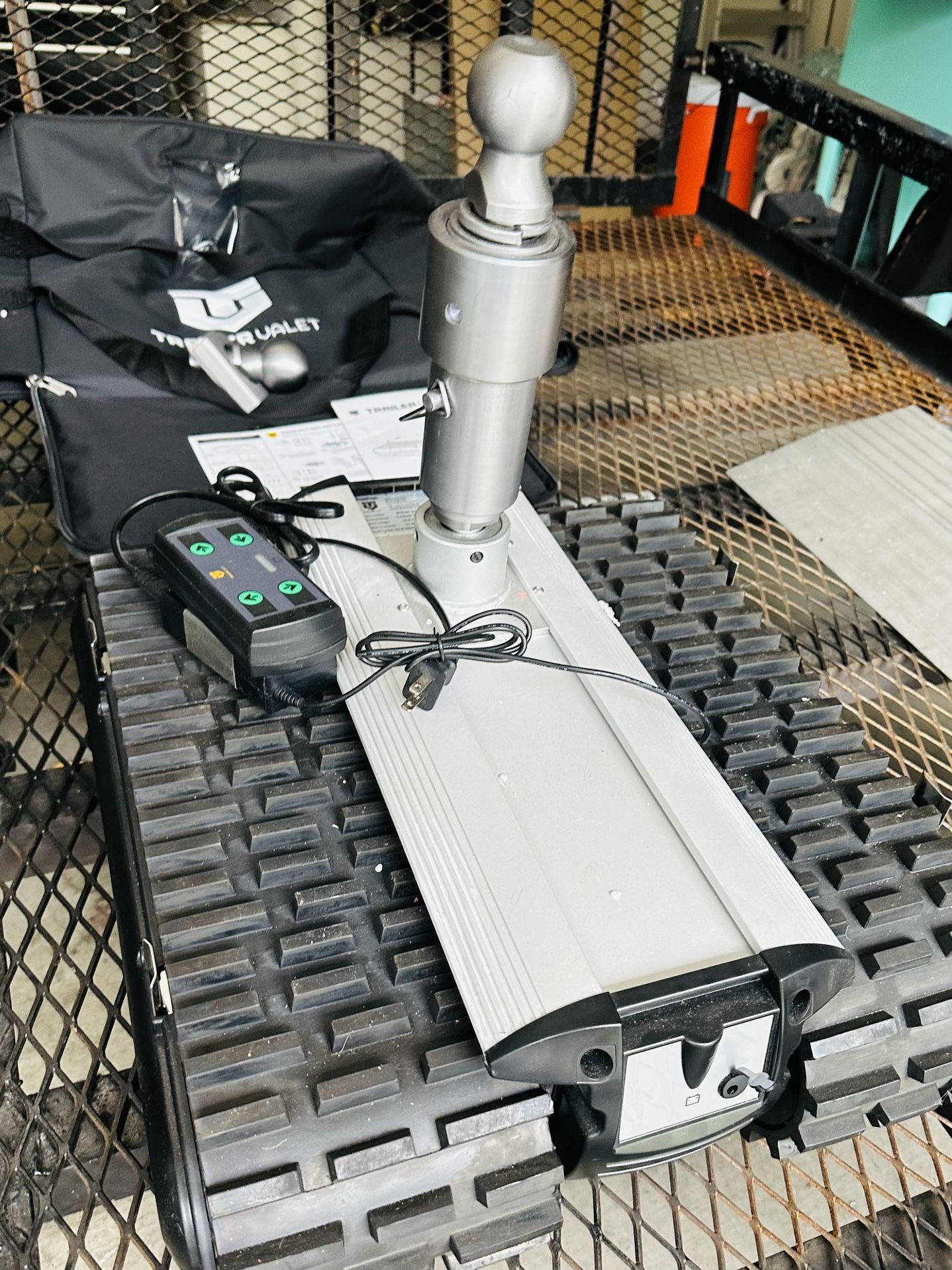 TRAILER VALET RVR5 Remote Controlled RV And Trailer Mover