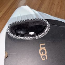 Ugg Tasman II (NEW CONDITION) SZ 11 MEN