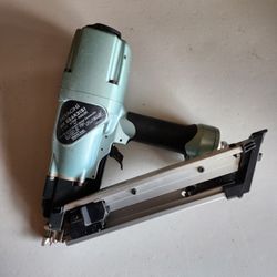 Hitachi Joist Hanger Nail Gun