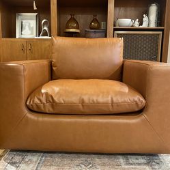 New! Castlery Dawson swivel leather armchair