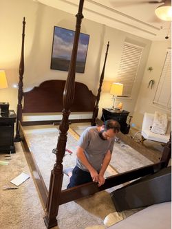 4 Post Henredon Mahogany King Bedframe