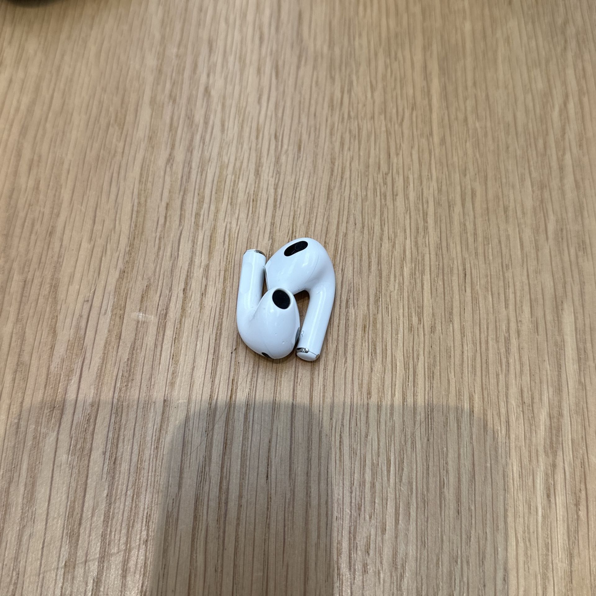 Great Condition Air Pods For Parts Only!
