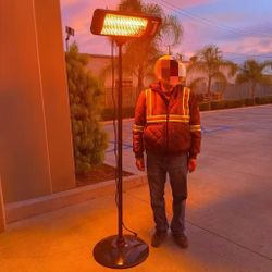 New In Box Plugin Electric Outdoor Indoor Infrared 1500 Watts Patio Heater Freestanding Adjustable Height 