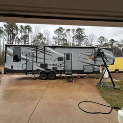 2019 XLR Thunderbolt 340AMP Toy Hauler