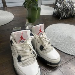 JORDAN 4