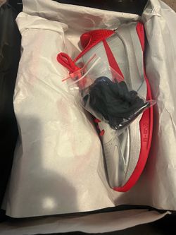 Nike Kobe 5 Caitlin Clark rookie of the year size 10 and 9.5 brand new