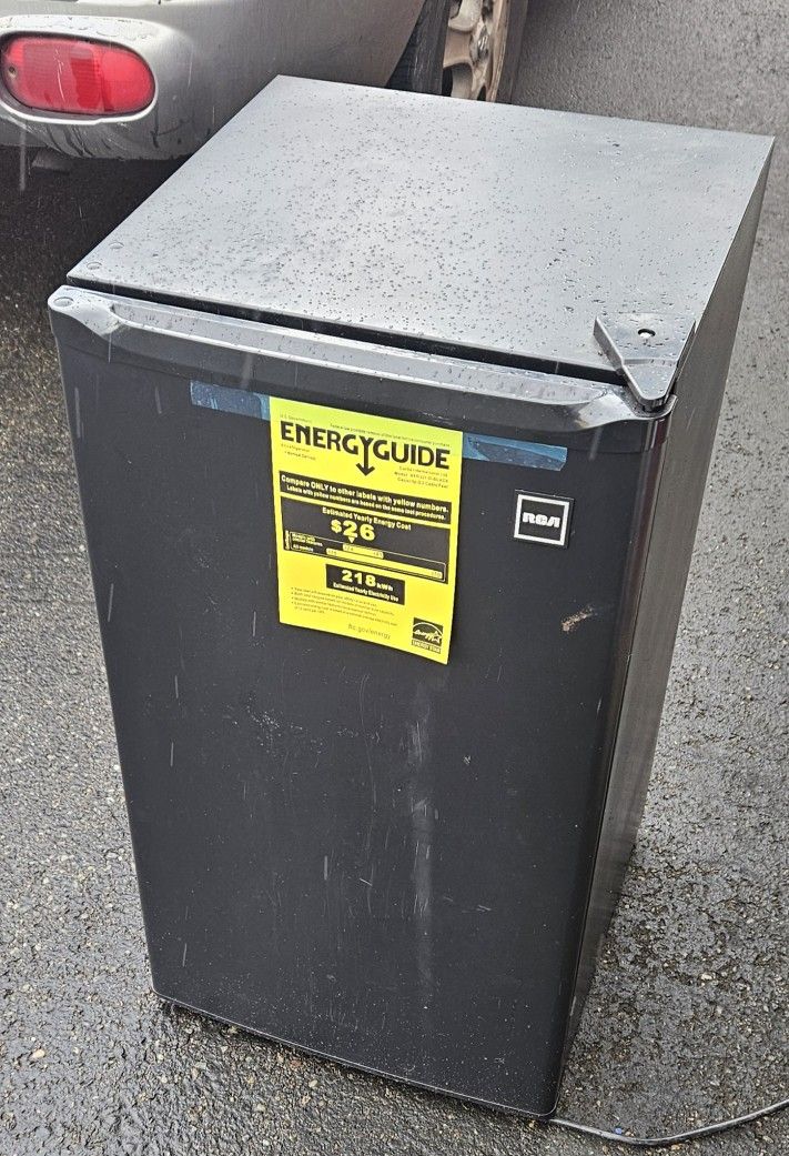 RCA Black Mini Fridge 18" 3.2 cu. ft.