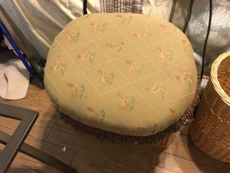 Rooster ottoman