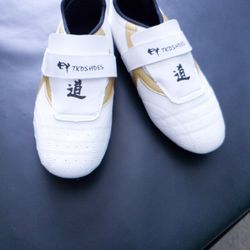 Martial Arts Shoes - Size 10 Mens