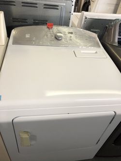 New Scratch And Dent kenmore dryer. 1 year warranty