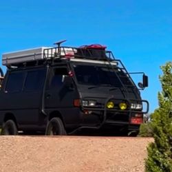 1989 Mitsubishi Van