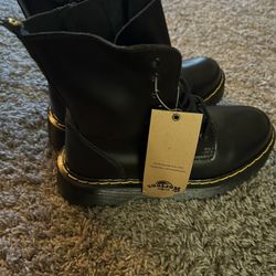 Size 9 Women’s Boots