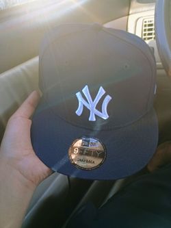 Snap back Hat