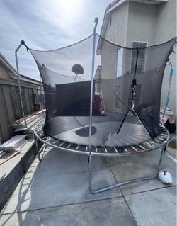 Outdoor trampoline