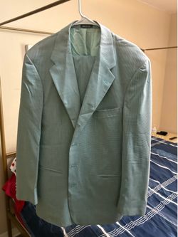 It’s Italian made suit extra large It’s Italian made suit extra large