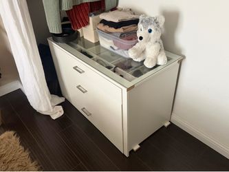 FS: short dresser/display top cabinet/table