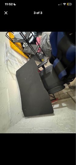Gaming chair x Desk