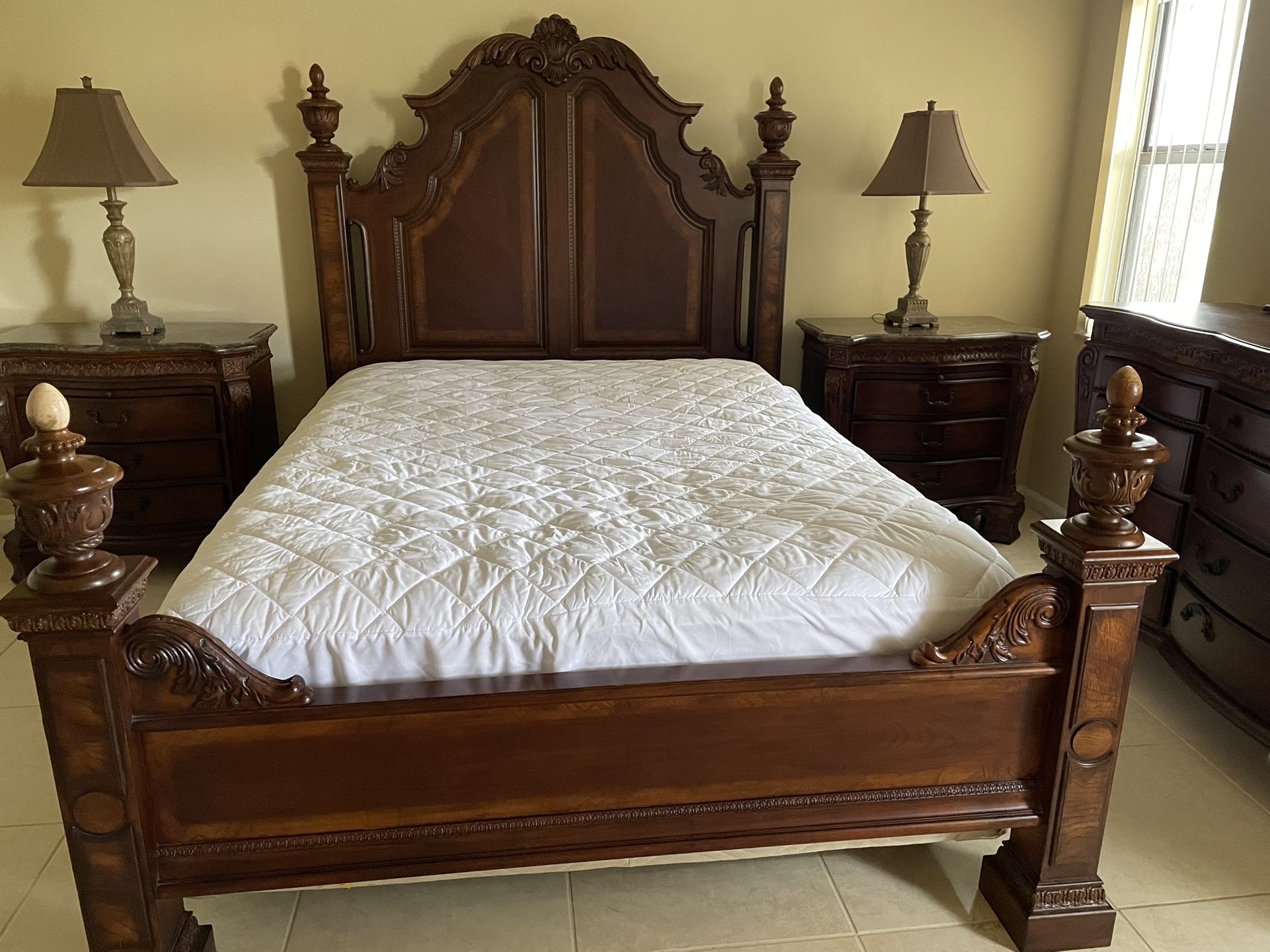 Queen Bedroom Suite
