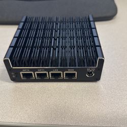Protectli Vault FW4B - 4 Port, Firewall Micro Appliance/Mini PC - Intel Quad Core, AES-NI, 8GB RAM, 120GB mSATA SSD