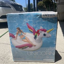 Giant Unicorn Float
