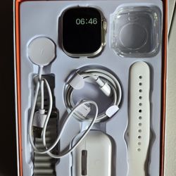 Smartwatch With Earbuds And Accessories 