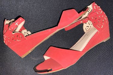 Size 7 red wedge heel dressy sandals