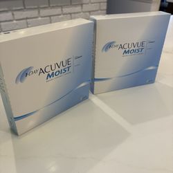 Acu-Vue Moist 1-Day Contact Lenses