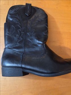 Boys blk boots by Dream Pairs. Size 5