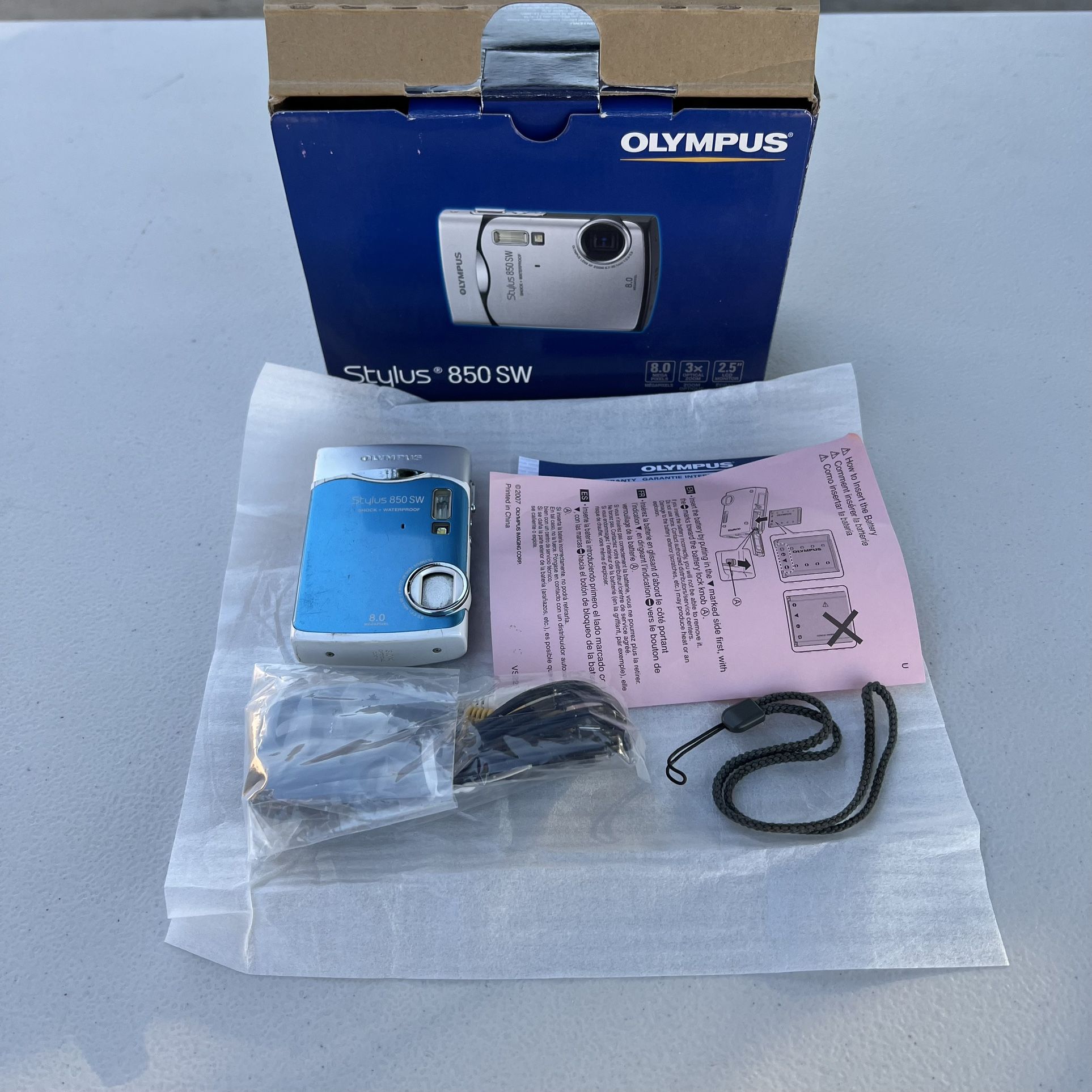 Olympus Stylus 850 SW Digital Camera