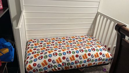 Toddler bed