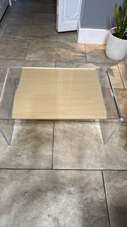 AcrÃlico table