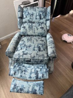 Small Recliner’s (2)