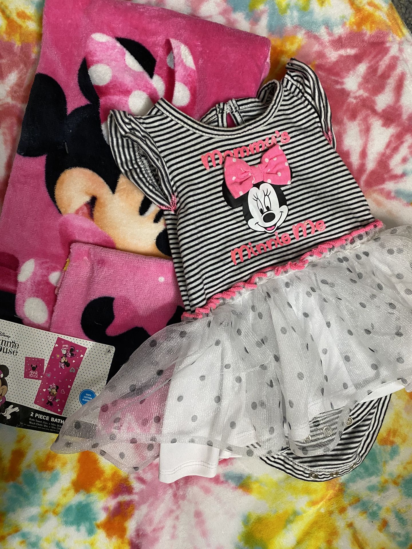 Minnie Mouse Set Beautiful Dress And Bath Or Beach Towel