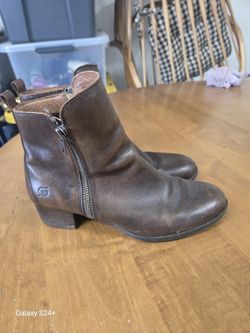 Brown leather BORN boots