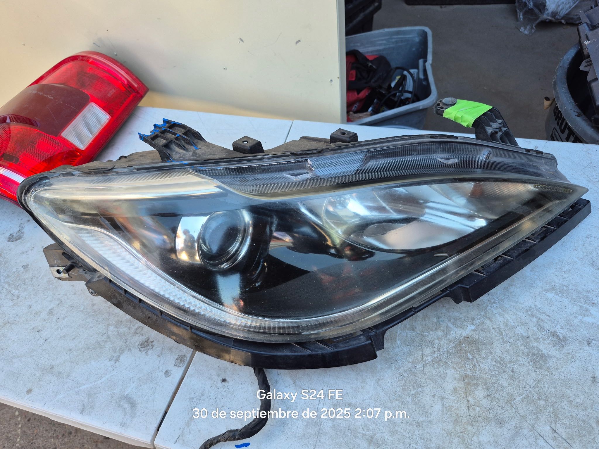 Chrysler Pacifica Right Headlight Oem