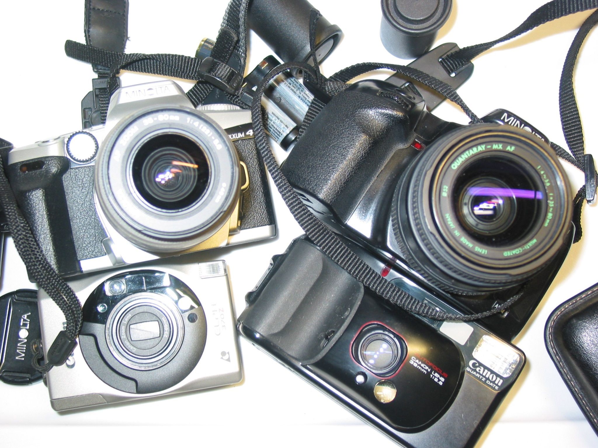 4x Vintage 35mm Photography Film Cameras UNTESTED Canon PowerShot Minolta Maxxum 4000si