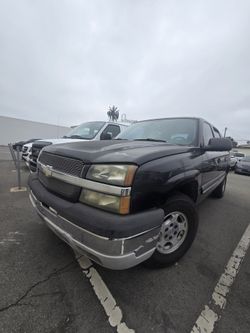 2004 CHEVY AVALANCH STRONG 