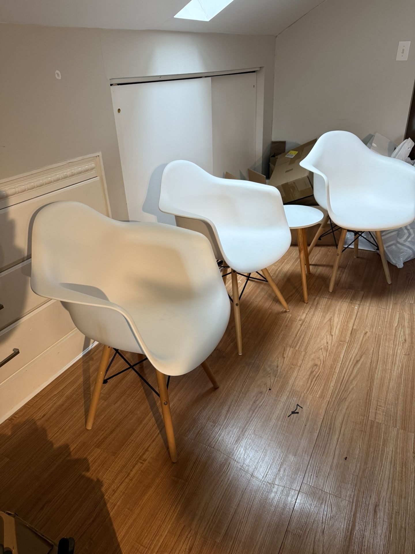 Set of 3 Modern White Armchairs β Mid-Century Style