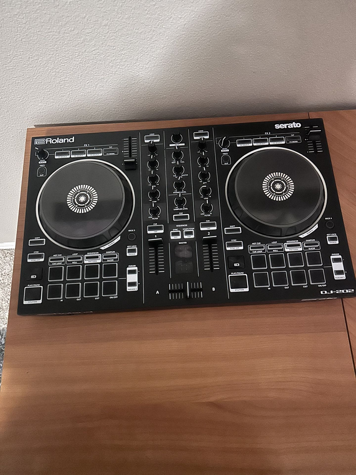 Roland DJ 202